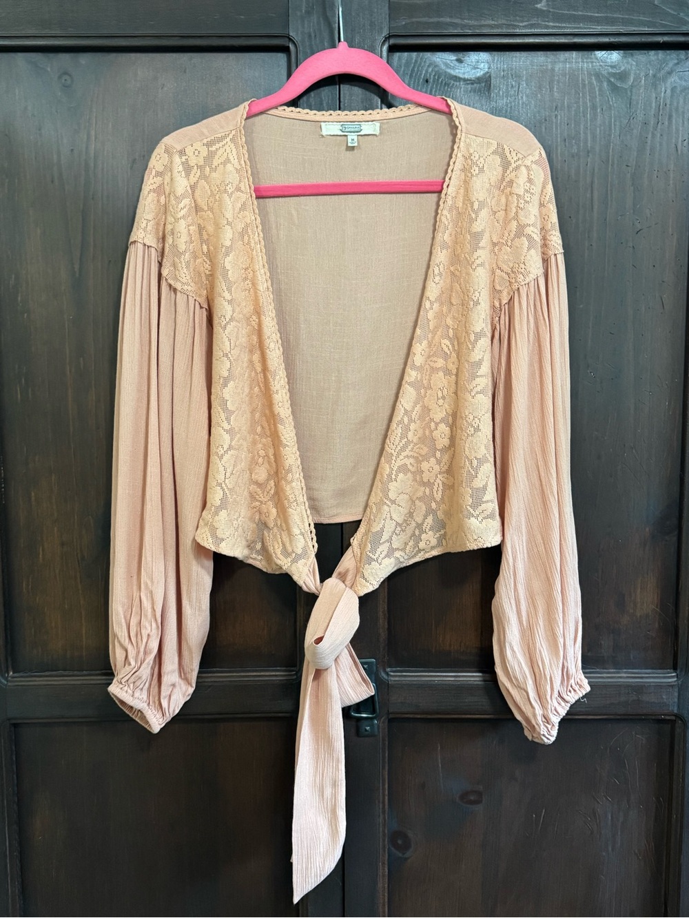 Gimmicks by BKE Blush Lace Tie-Front Women’s Top size Medium Boho